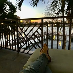 Meet your Posher, Brittney